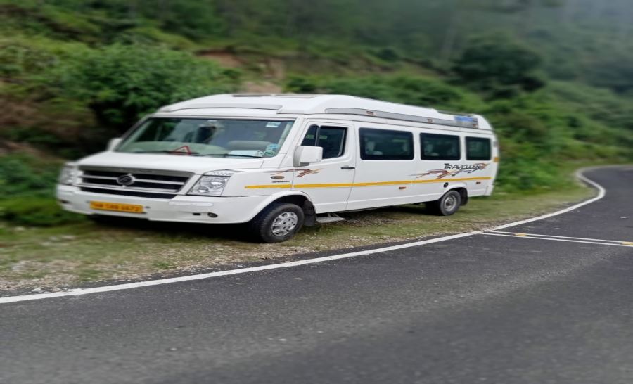 10 Seater Tempo Traveller Rental Images